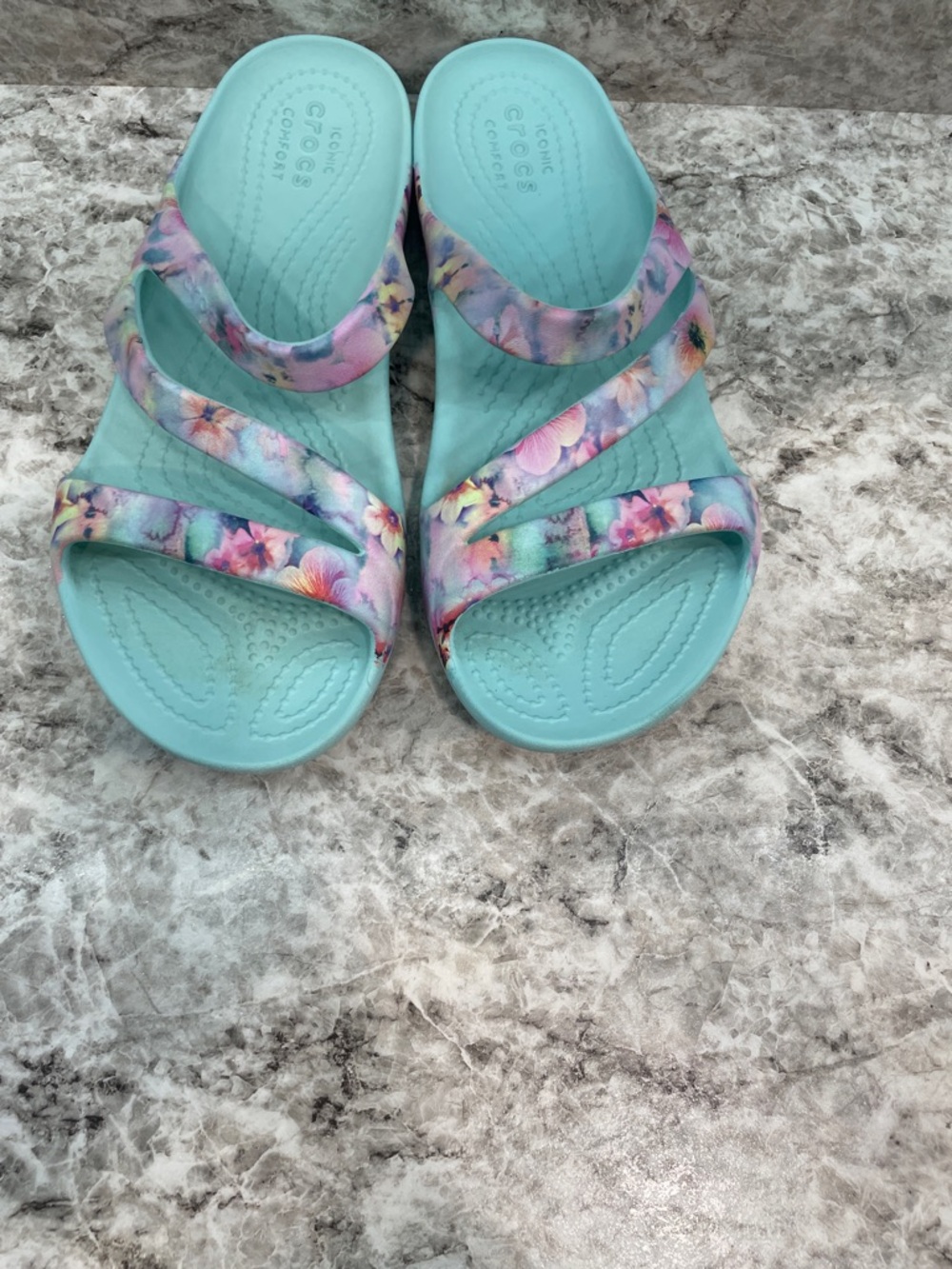 Crocs Kadee Sandals - Size 7- 2 pairs- blue floral- cream - Picture 3 of 13